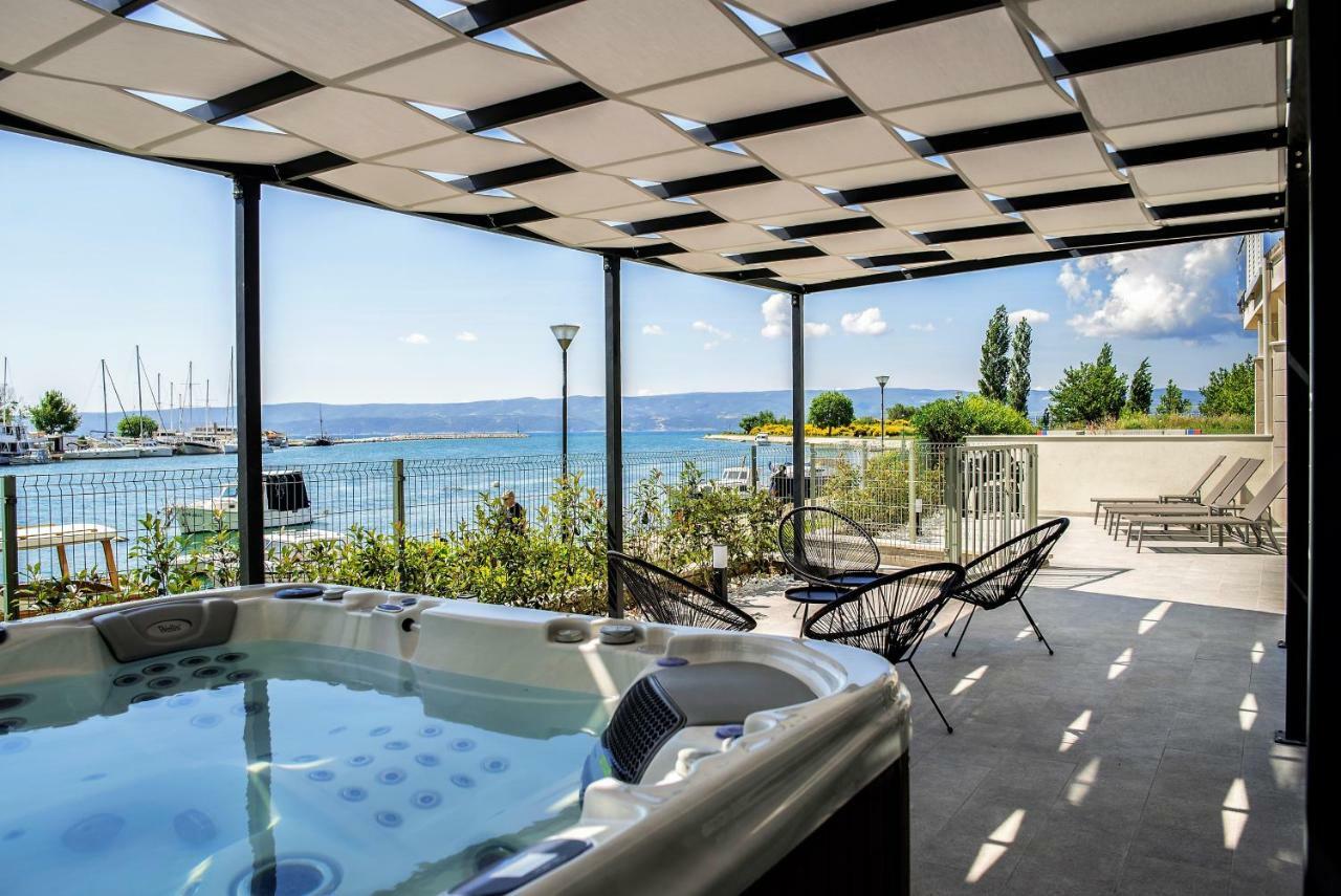 Luxury Apartment With Hot Tub Omiš Exterior foto