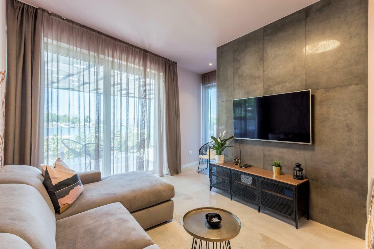 Luxury Apartment With Hot Tub Omiš Exterior foto