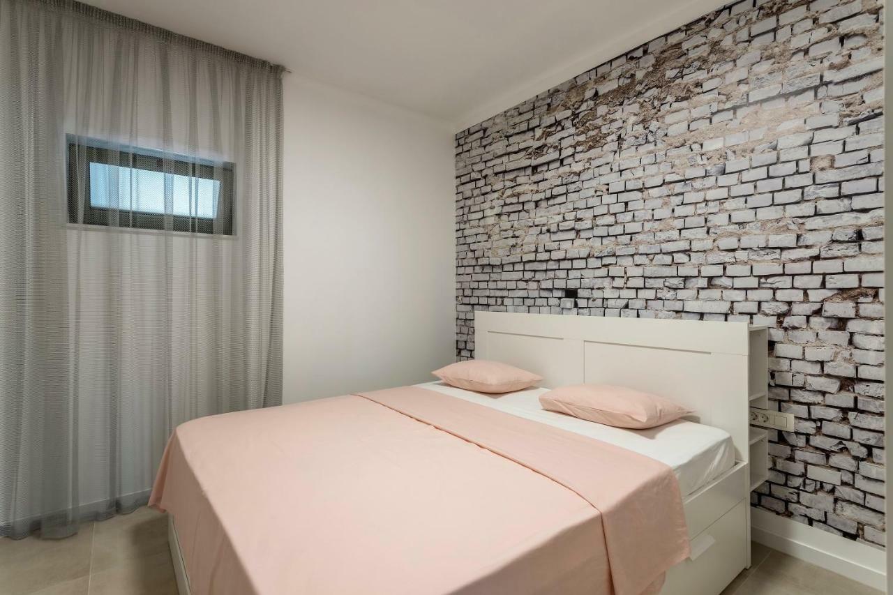 Luxury Apartment With Hot Tub Omiš Exterior foto