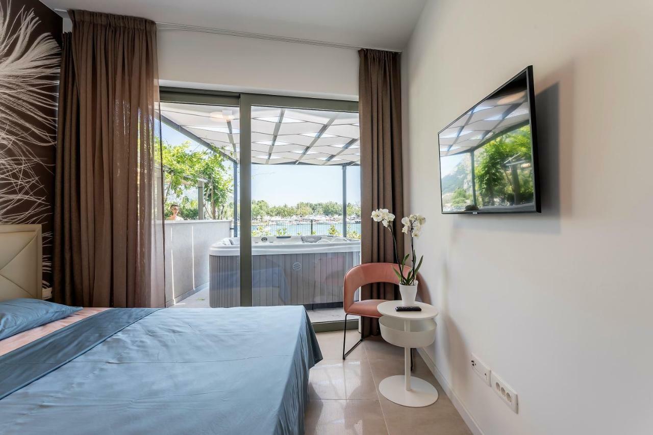 Luxury Apartment With Hot Tub Omiš Exterior foto
